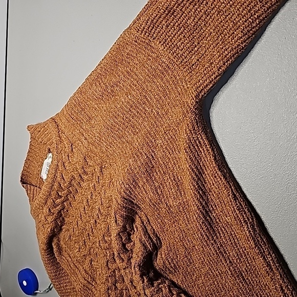 PINK Rose medium brown sweater - Picture 6 of 7